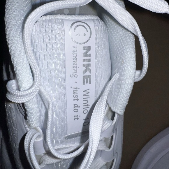 Nike W Air Winflo 10 White/Silver Women's Size 10.5 Men's 9 NEW IN BOX - Picture 11 of 15